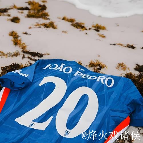 TA解析若昂-佩德罗的跑位:他的站位与移动搅乱了巴黎的防线 TA解析若昂-佩德罗的跑位:他的站位与移动搅乱了巴黎的防线