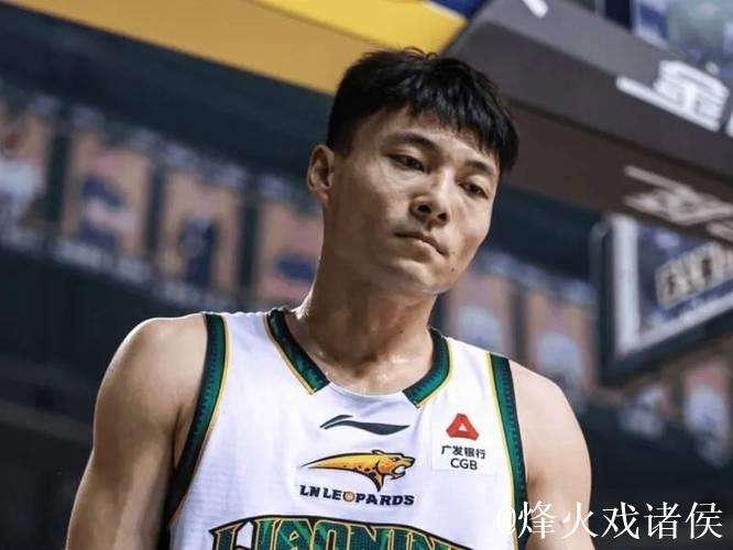 鄢手骐24分辽宁负新疆 格洛弗50分四川负浙江